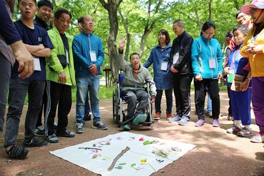 노인장애인복지관 숲체험・교육 프로그램 진행 모습