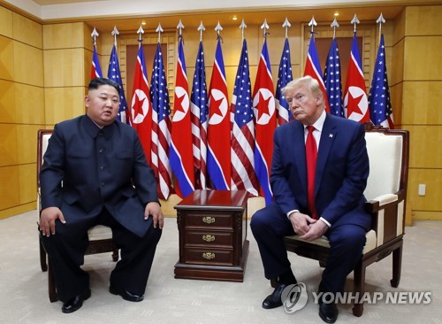 도널드 트럼프 미국 대통령(오른쪽)과 북한 김정은 국무위원장[사진=연합뉴스]