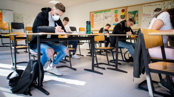 독일의 한 고등학교가 최근 문을 열고 수업을 재개했다. [사진=JONAS GÜTTLER/PICTURE ALLIANCE VIA GETTY IMAGES]