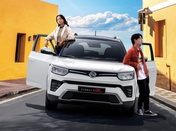 쌍용자동차는 지난달 CJ오쇼핑 채널을 통해 신차발표회를 진행했다.