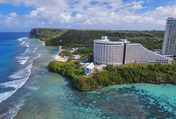 허스키는 '호텔 닛코 괌' 무료 숙박권 증정 이벤트를 진행한다.[사진=허스키]