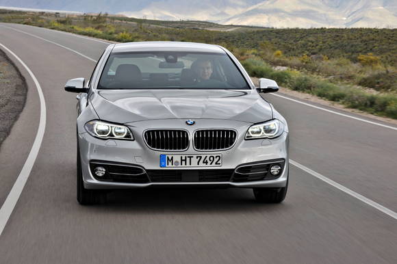 BMW520D(사진) 등 BMW의 4개 차종 2만7482대가 후륜의 윤간거리가 안전기준에 부적합해 리콜에 들어간다.