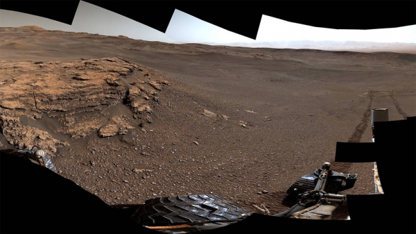 큐리오시티가 화성일 2440일인 지난 6월 18일 찍은 화성의 능선(Teal Ridge). [사진=NASA]
