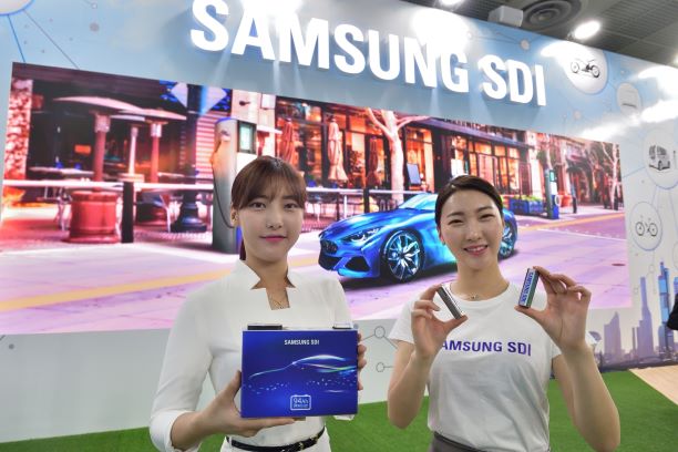 삼성SDI가 '인터배터리 2018' 전시회에서 다양한 고성능 배터리를 선보였다.