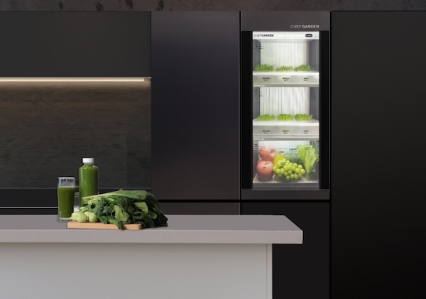2019년 라스베거스에서 열린 미 KBIS 주방 및 욕실 산업 박람회에서 삼성이 선보인 미래의 스마트홈 가전 컨셉인 LED 기술 기반 ‘셰프 가든(Chef Garden)’ 가정용 채소 재배기. Courtesy: Samsung Electronics