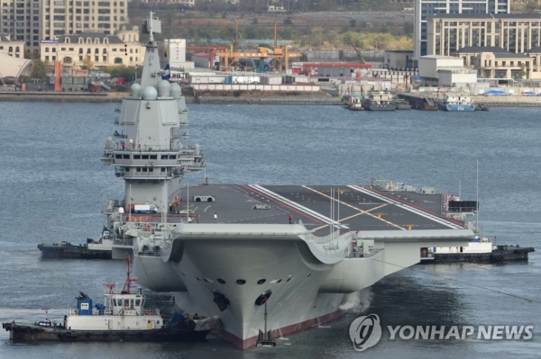 중국 최초 독자건조 항공모함 '산둥함'[연합뉴스 자료 사진]